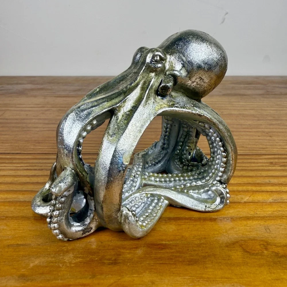 Set of 4 Silver Octopus Napkin Rings | Coastal Resin Sculpted Design | Nautical - Picture 10 of 15